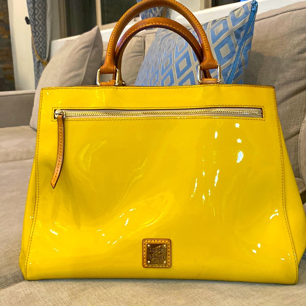 Dooney &Bourke